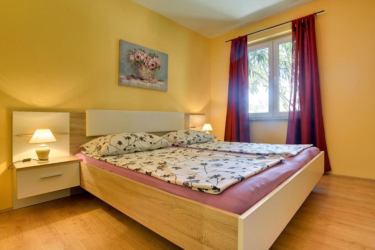 Apartments Puntica Лижнян Екстер'єр фото
