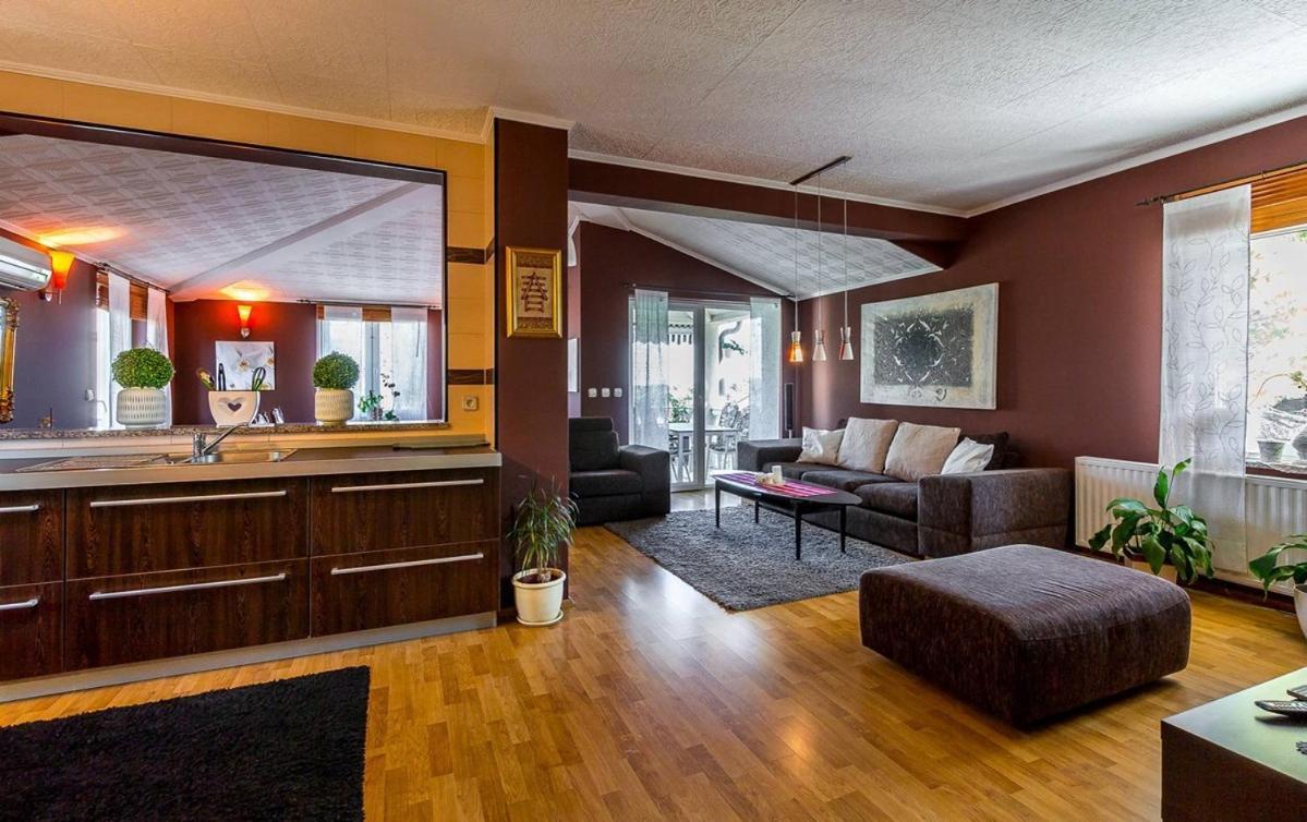 Apartments Puntica Лижнян Екстер'єр фото