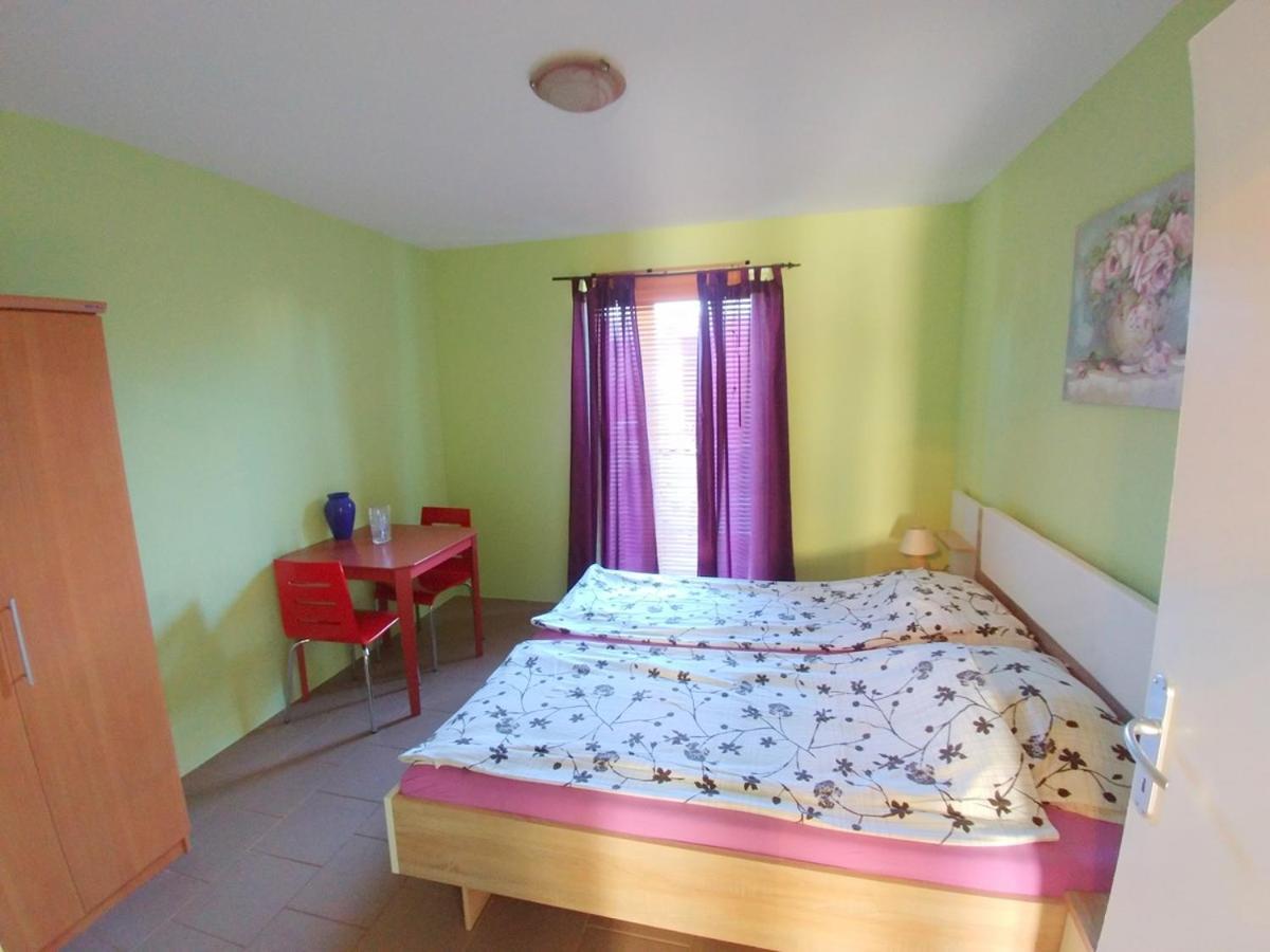 Apartments Puntica Лижнян Екстер'єр фото